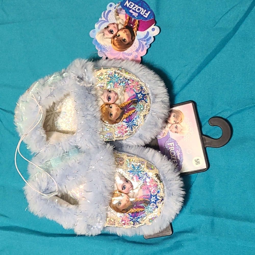 NWT Disney Frozen Slippers